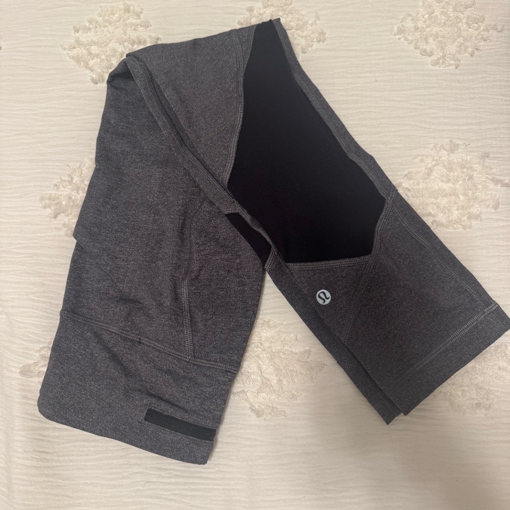 LuLulemon leggings, healthered grey with back zipper and pockets